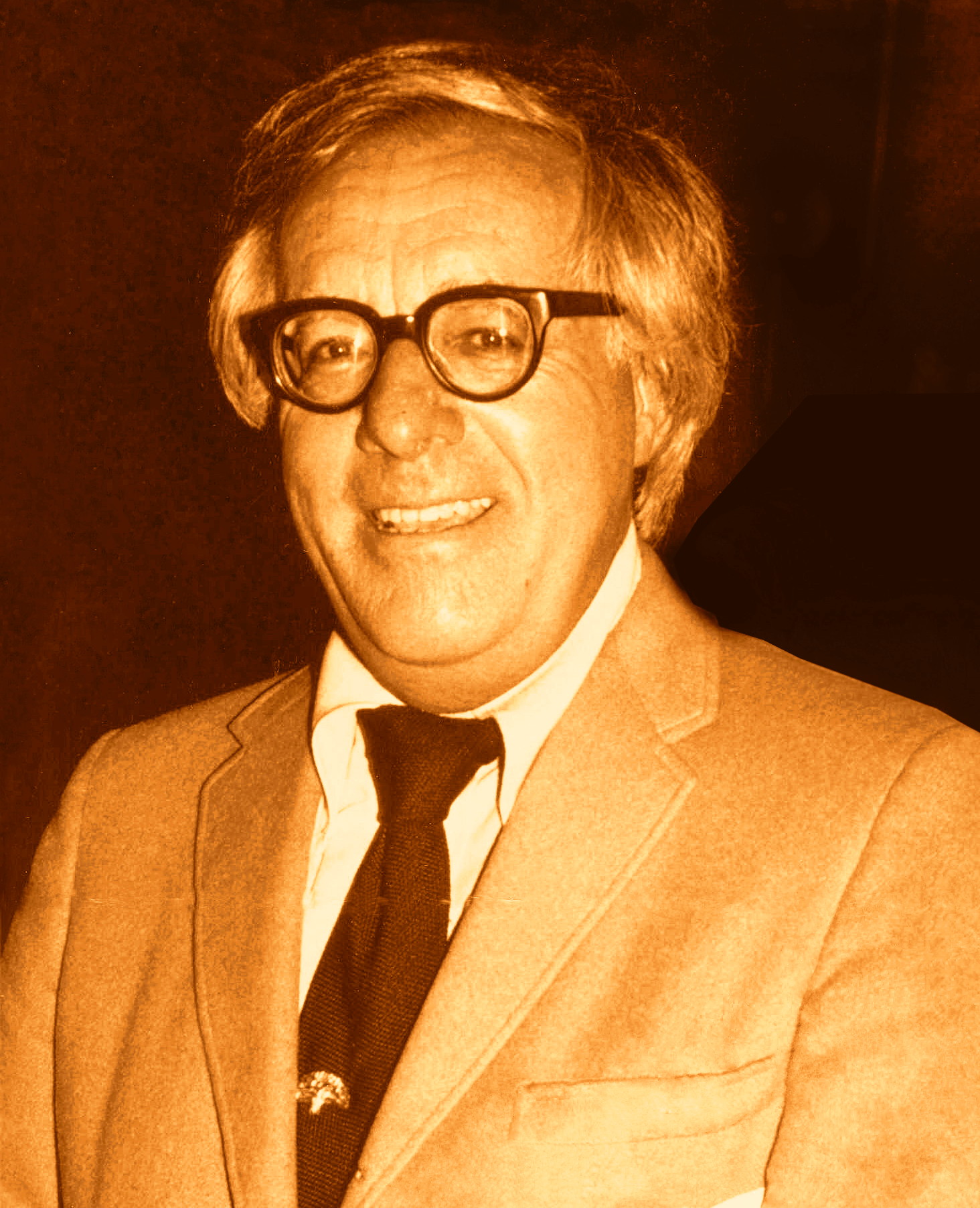 RayBradbury1975-PhotoByAlanLight-Gold